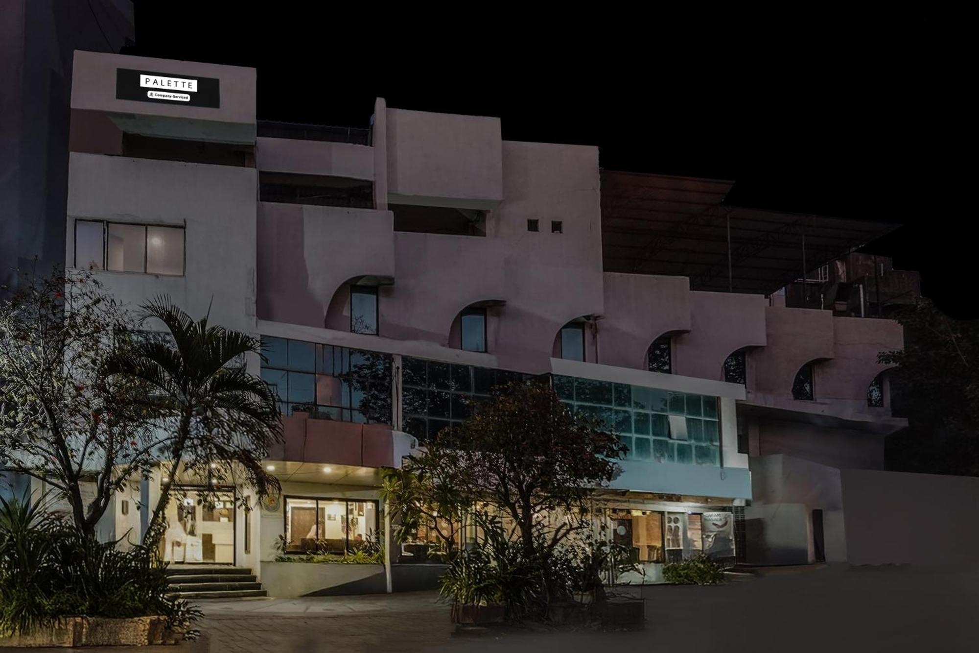 Palette Country Club Surat Hotel Exterior foto